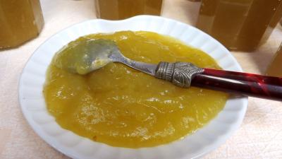 Confitures : Coupelle de compote de pommes aux citrons verts