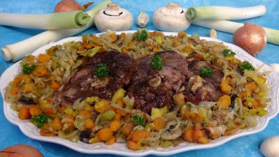 Légumes : Plat de tranches de gigot aux carottes