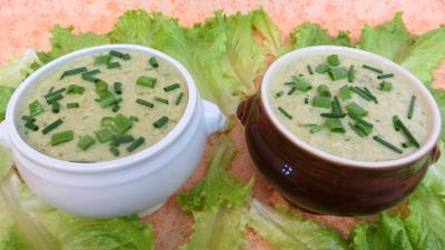 Soupes & potages : bol de velouté de batavia