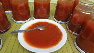 sauce pour pâtes : Coupelle de sauce tomate aux piments doux