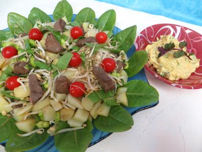 Pour débutants : Plat de salade en sauce verte