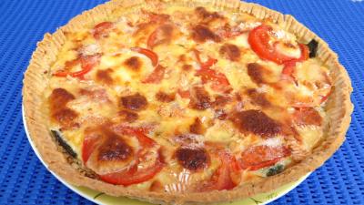 Fromages : Assiette de tarte de tomates et de camembert