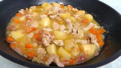 Pour débutants : Wok de blancs de poulet aux pêches