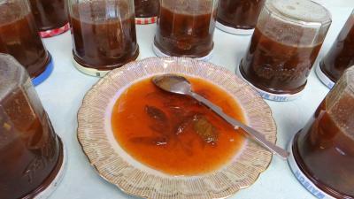 La cuisine des grand-mères : Coupelle de confiture de prunes aux épices