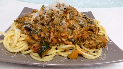 Légumes : Plat de bucatini aux légumes de saison