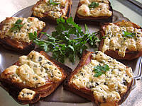 canapés au jambon et fourme d'Ambert