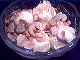 glace aux beignets d'acacia