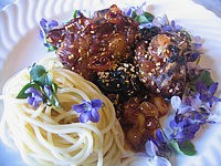 agneau aux violettes et aux graines de sésame