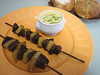 Cuisine orientale : Assiette de brochettes de coeurs d'agneau