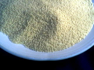 Photo : assiette de graines de couscous