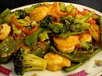 vin de riz chinois : Plat de sauté de crevettes aux légumes