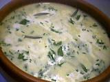 cube de volaille : Bol de velouté crémeux aux herbes