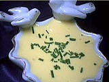 sauce pour viandes poêlées : Ramequin de sauce moutarde au fromage blanc