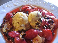 Recette Assiette de pain perdu aux fraises et aux pignons