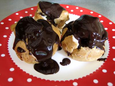 Photo : Profiteroles au chocolat