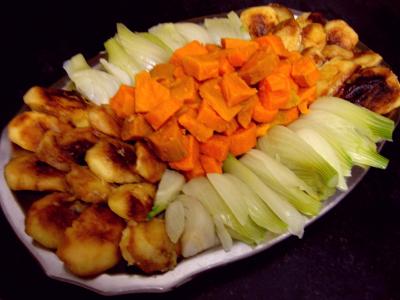 panais : Assiette de chapon aux pommes et légumes avec sauce au champagne et armagnac