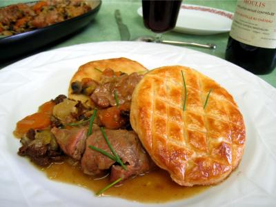 sauge : Assiette de feuilletés de ris de veau et champignons