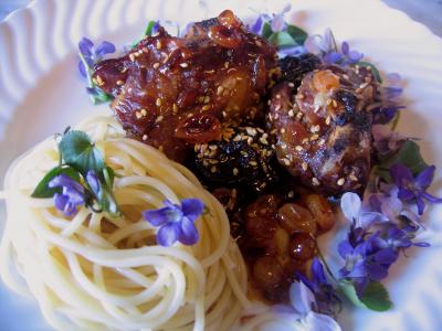 Recette Assiette d'agneau aux violettes et aux graines de sésame