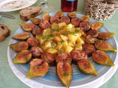 andouillette : Assiette d'andouillettes aux figues