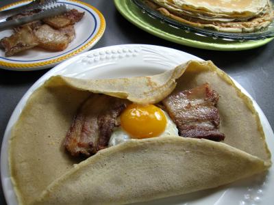 Photo : Crêpes au sarrasin et son oeuf