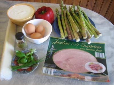 Ingrédients pour la recette : Tarte aux asperges poivron et jambon