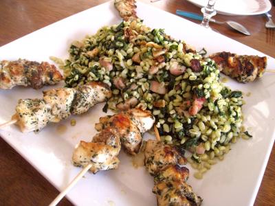 brochettes et garniture
