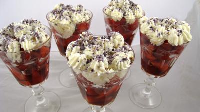 Recette élaborée : Coupes de fraises à la chantilly