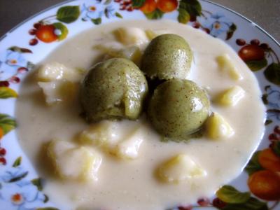 Image : Assiette de sorbet aux kiwis et sa crème à l'ananas