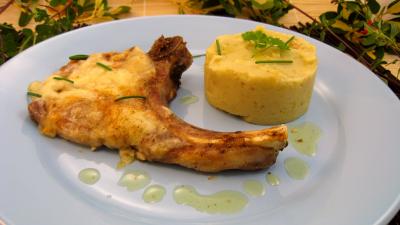 Image : recette Côtes de porc et sa purée d'aubergines