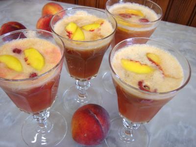 sirop d'érable : Saladier de punch à la pêche