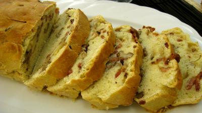 levure de boulanger : Tranches de cake aux noix
