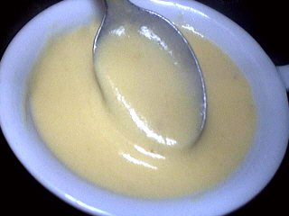 sauce pour viandes grillées : Ramequin de sauce pâtissière au Porto