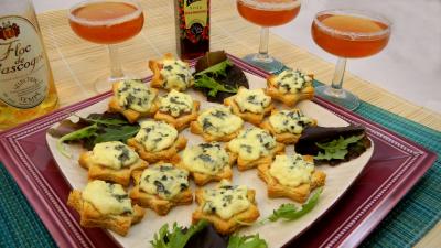 Fromages : Plat de canapés au jambon et à la fourme d'Ambert