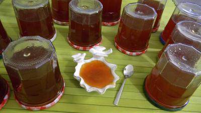 orange : Pots de gelée d'oranges amères