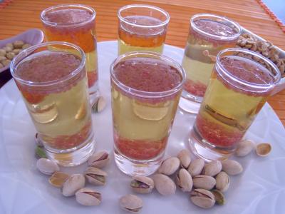 cuisine moléculaire : Verres de billes moléculaires et larmes de cassis au Floc de Gascogne