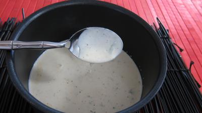Sauces : Casserole de sauce béchamel