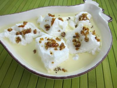 noisette : Saladier d'une ile flottante à la vanille