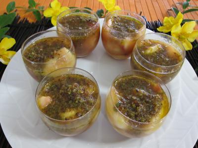 Cuisine antillaise : Verrines de pêches, bananes et pistaches au rhum