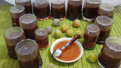 Cuisson à l'autocuiseur : Coupelle de confit de vin blanc aux mirabelles et ses bocaux