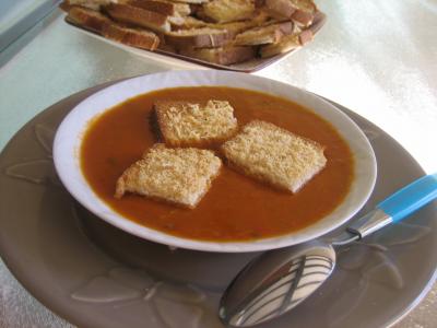 Soupes & potages : Assiette de crème de tomates et haricots verts